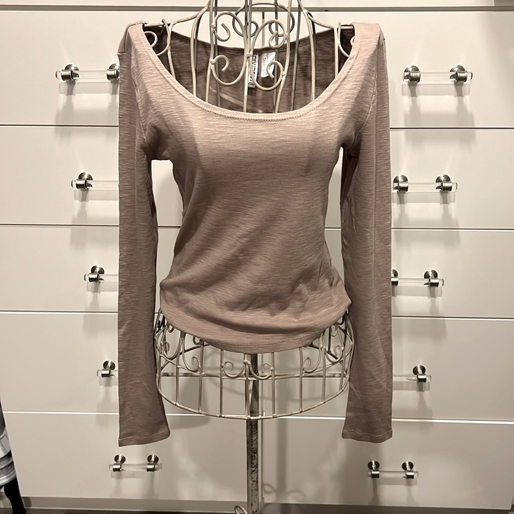 Divided Tan Long Sleeve Scoop Neck Cropped Top, size S